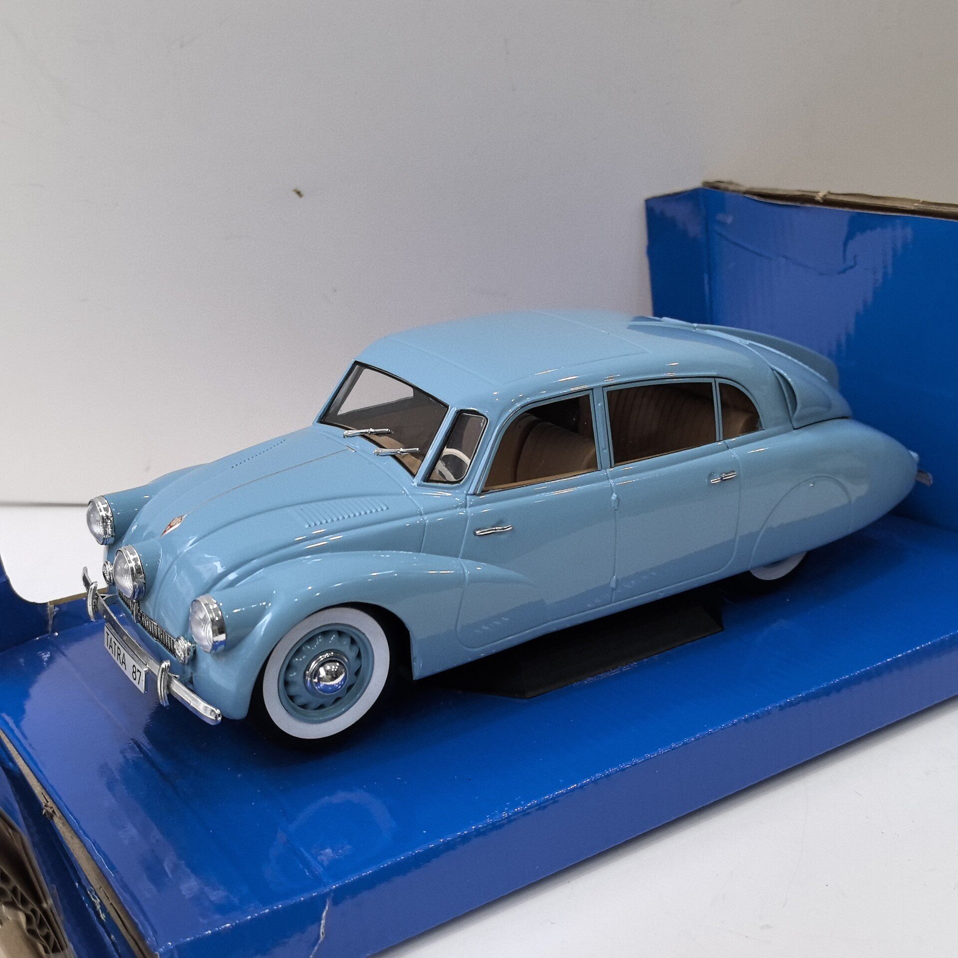 Mobil Diecast MCG Skala 1/18 T - Vintage Collectible Cars ulasan dan harga